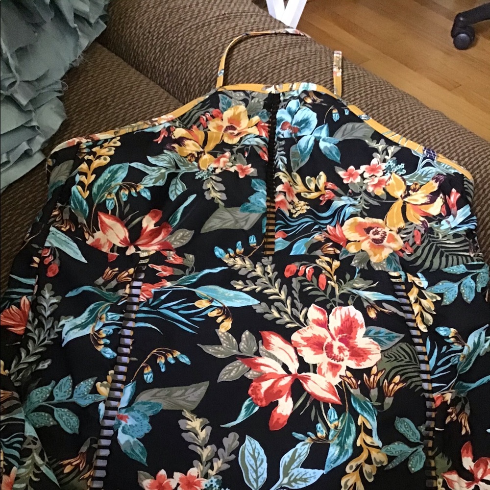 ISO Time and Tru tankini top in small.
